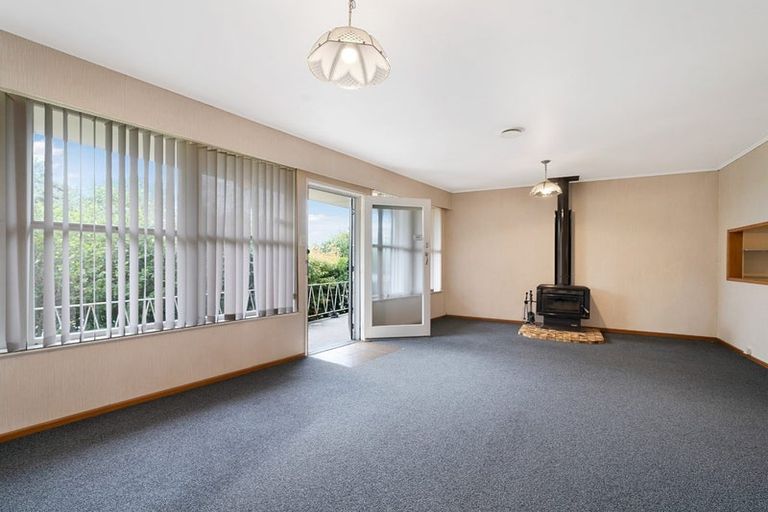Photo of property in 3/77 Royal View Road, Te Atatu South, Auckland, 0610