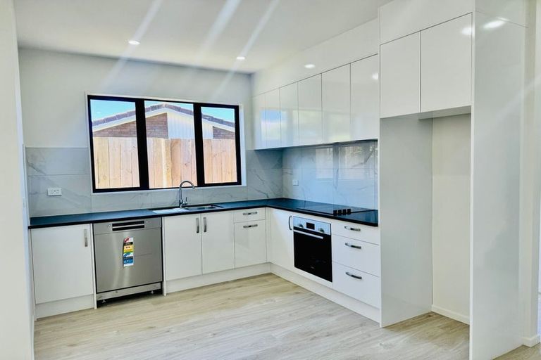 Photo of property in 37d Court Town Close, Mangere, Auckland, 2022