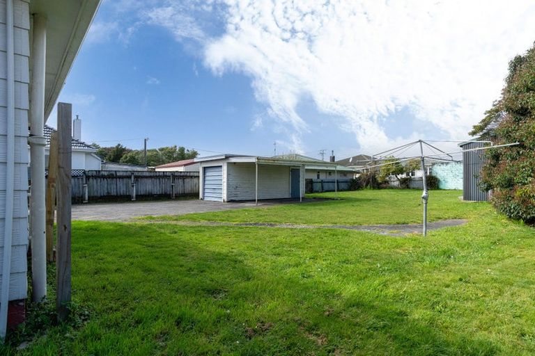 Photo of property in 17 Reeve Street, Levin, 5510