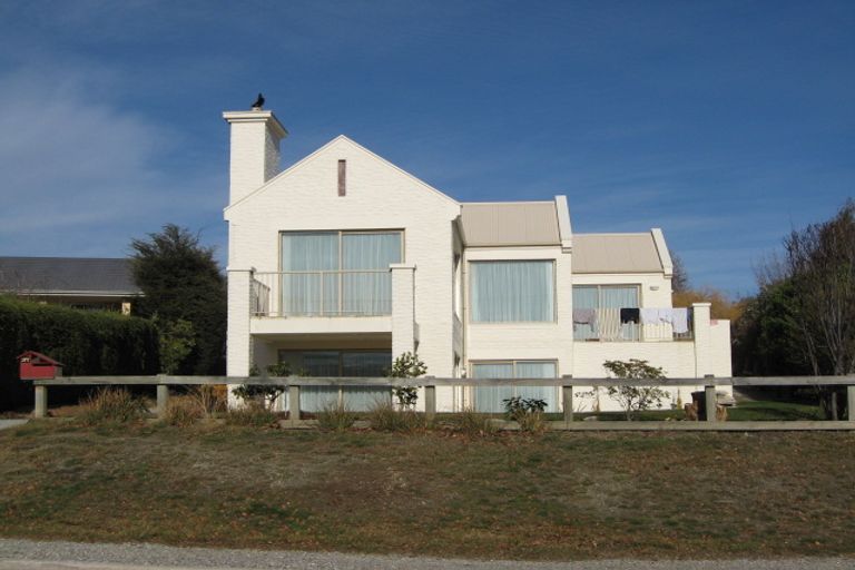 Photo of property in 37 Kennedy Crescent, Wanaka, 9305