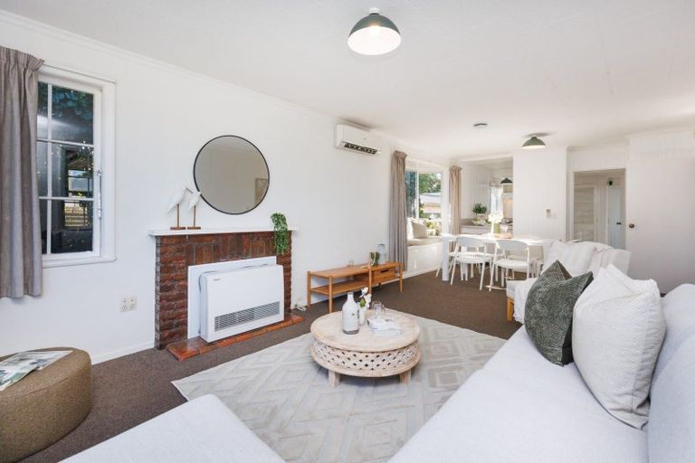 Photo of property in 8 Norwich Place, Awapuni, Palmerston North, 4412