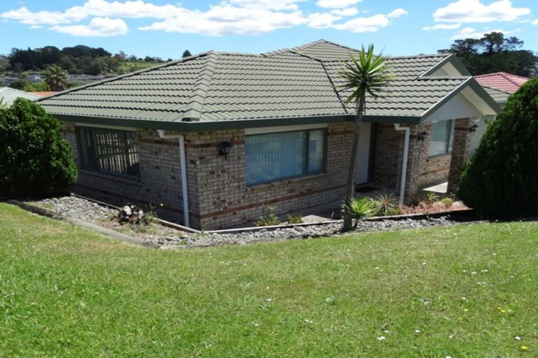 Photo of property in 13 Fleetwood Drive, Henderson, Auckland, 0612