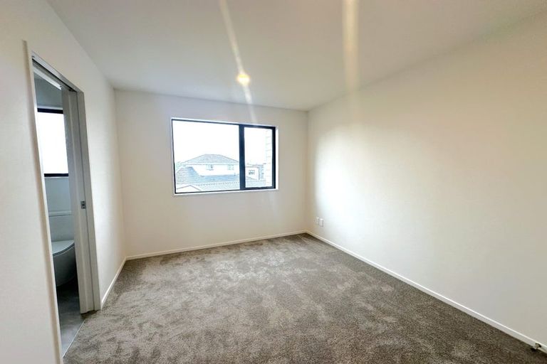 Photo of property in 55 Paetai Lane, Te Atatu Peninsula, 0610