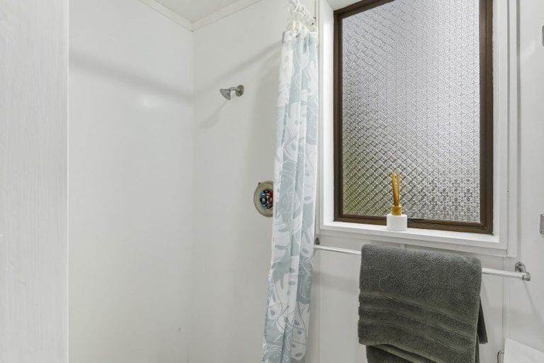 Photo of property in 5 Norna Grove, Waikawa Beach, Manakau, 5573