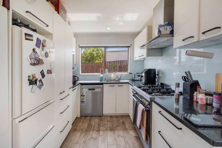 Photo of property in 2/17 Mcdougall Street, Manurewa East, Auckland, 2102