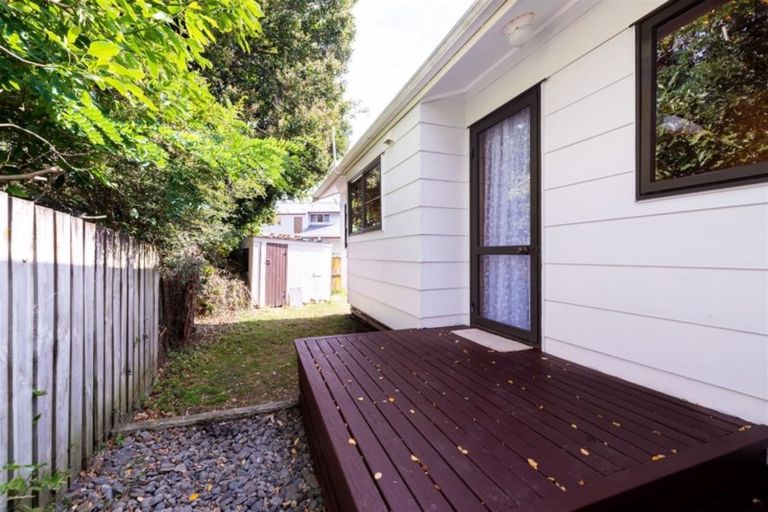 Photo of property in 64 Waimumu Road, Massey, Auckland, 0614