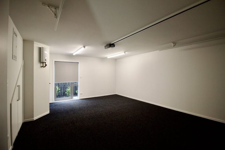 Photo of property in 6/94 Target Road, Totara Vale, Auckland, 0629