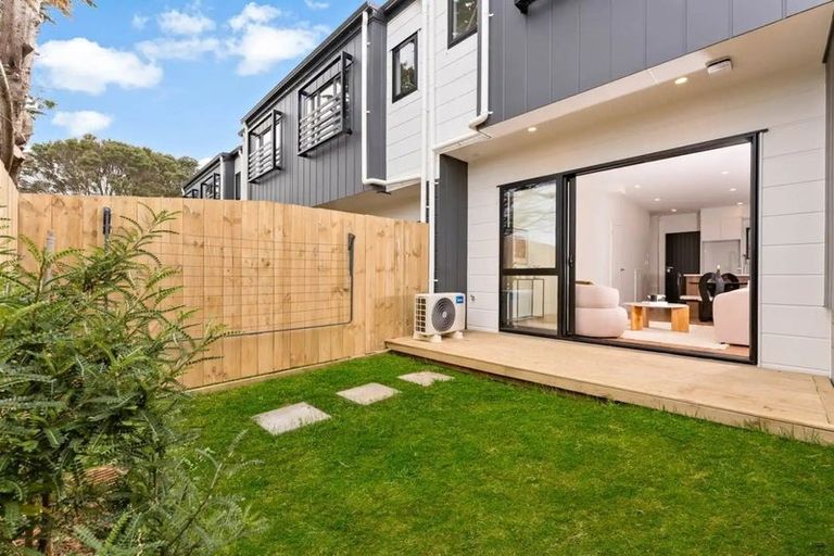 Photo of property in 3/58 Waipani Road, Te Atatu Peninsula, Auckland, 0610