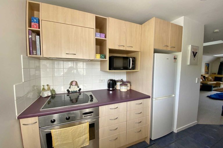 Photo of property in 7 Oakford Close, Riccarton, Christchurch, 8011