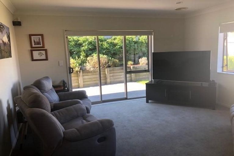 Photo of property in 89 Amesbury Drive, Churton Park, Wellington, 6037