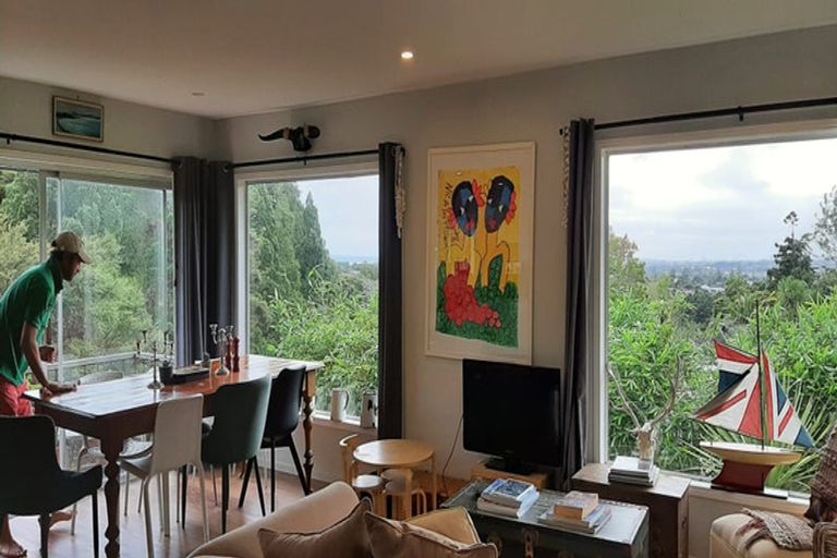 Photo of property in 37 West Lynn Road, Titirangi, Auckland, 0604