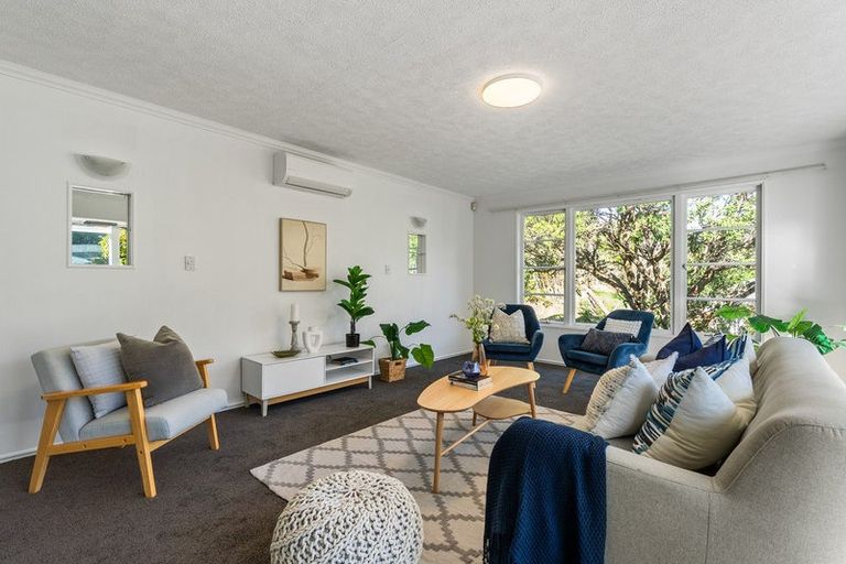 Photo of property in 10 Tui Terrace, Tawa, Wellington, 5028