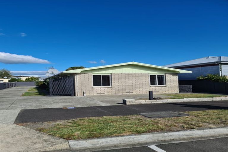 Photo of property in 20 Edgeware Road, Palmerston North, 4410