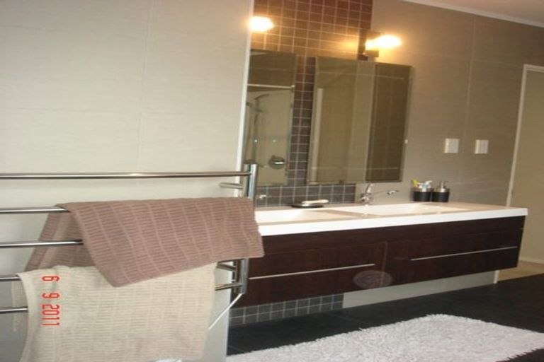 Photo of property in 11 Garden Lane, Torbay, Auckland, 0632