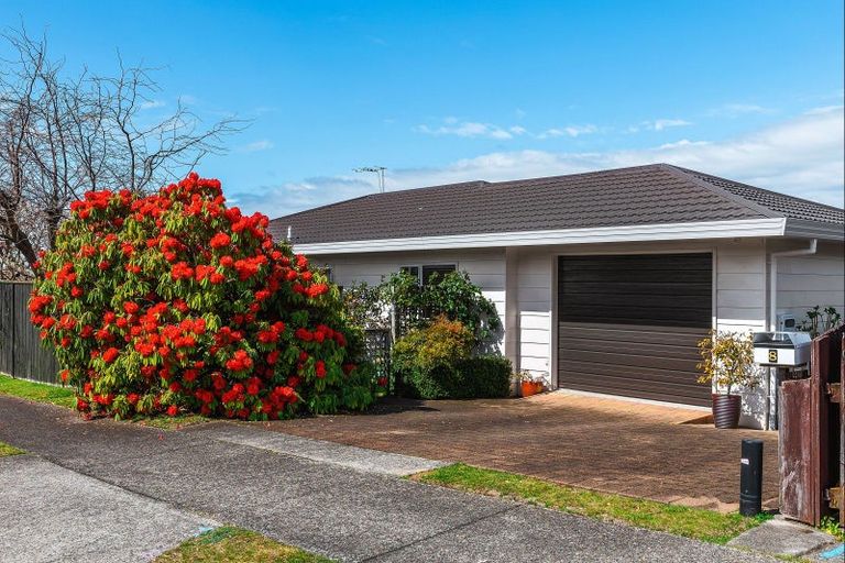 Photo of property in 2/8 Kinder Street, Acacia Bay, Taupo, 3330