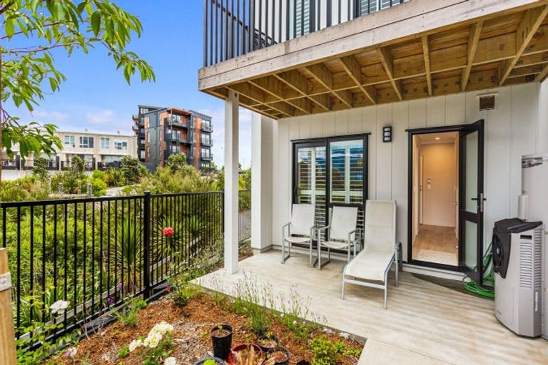 Photo of property in 15 Patrol Lane, Hobsonville, 0616