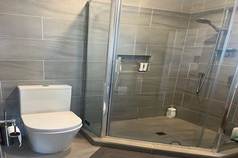 Photo of property in 3 Balmain Street, Newlands, Wellington, 6037