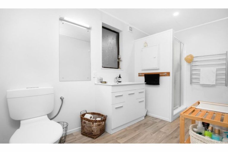 Photo of property in 12 Kauri Road, Stanmore Bay, Whangaparaoa, 0932