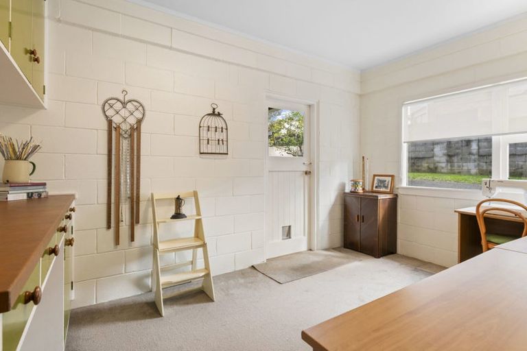 Photo of property in 15 Tudward Glade, Hillcrest, Auckland, 0627