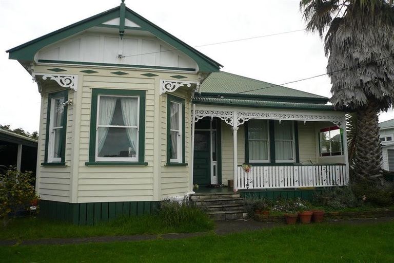 Photo of property in 7 Fairfax Avenue, Northcote, Auckland, 0627