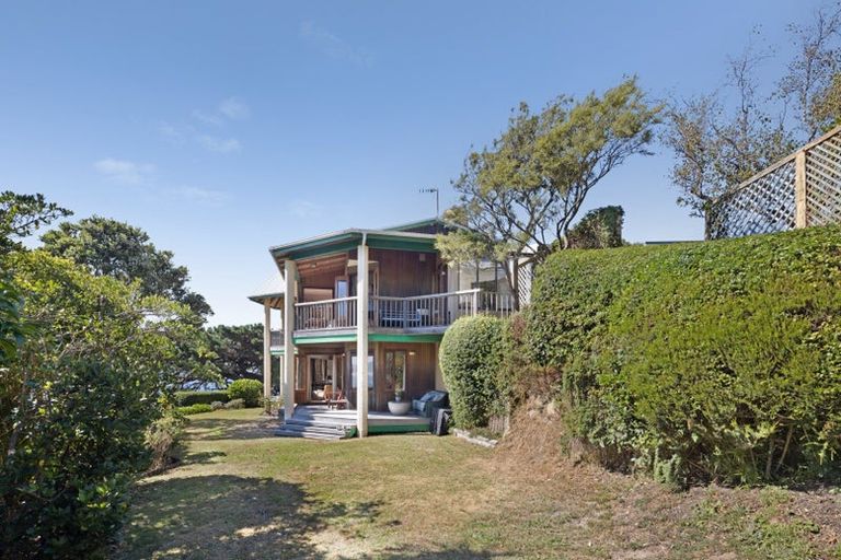 Photo of property in 15 Fettes Crescent, Seatoun, Wellington, 6022