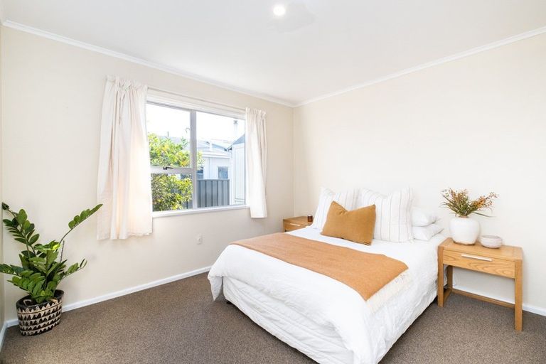 Photo of property in 27 Meeanee Road, Taradale, Napier, 4112