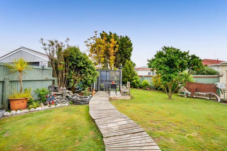 Photo of property in 5 Watene Crescent, Waitara, 4320