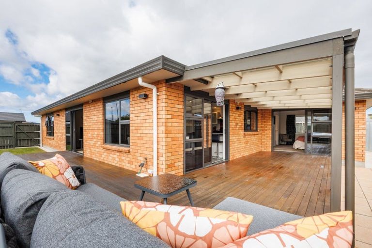 Photo of property in 49 Balrickard Way, Milson, Palmerston North, 4414
