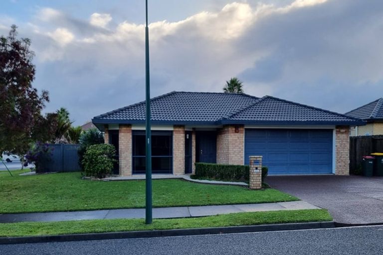 Photo of property in 55 Newbliss Crescent, East Tamaki Heights, Auckland, 2016