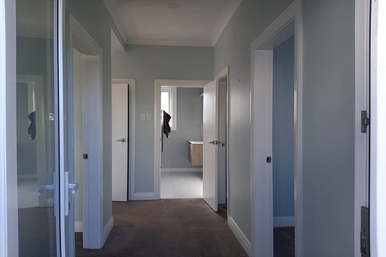Photo of property in 37 Tauhinu Road, Miramar, Wellington, 6022