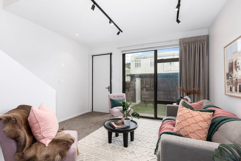 Photo of property in 149u1 Onepu Road, Lyall Bay, Wellington, 6022