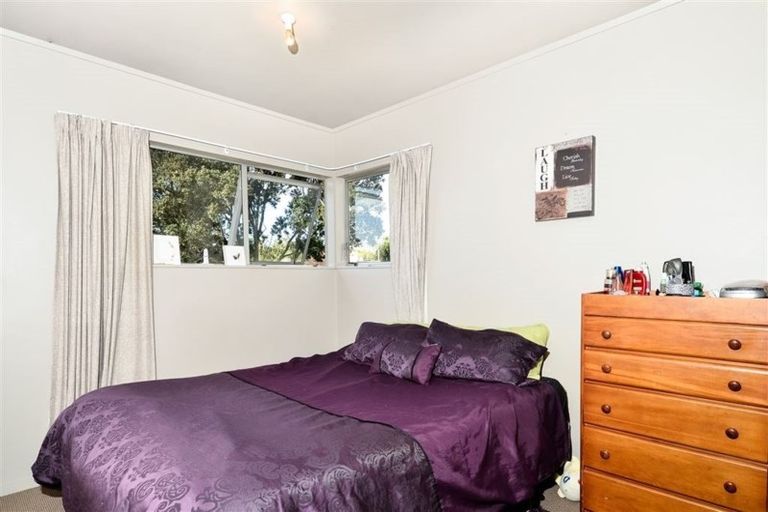 Photo of property in 2/11 Kahika Road, Birkdale, Auckland, 0626