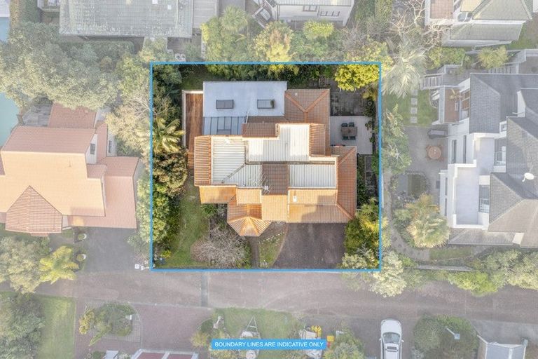 Photo of property in 2/10e Penning Road, Castor Bay, Auckland, 0620