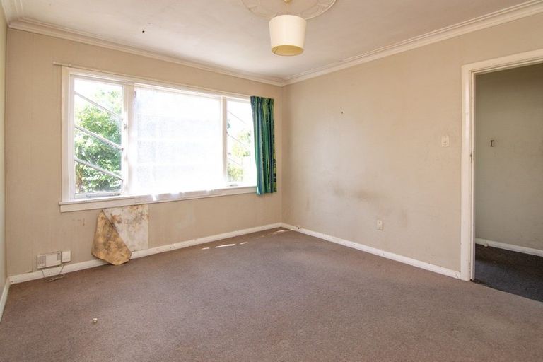 Photo of property in 10 Pahiatua Street, Hokowhitu, Palmerston North, 4410