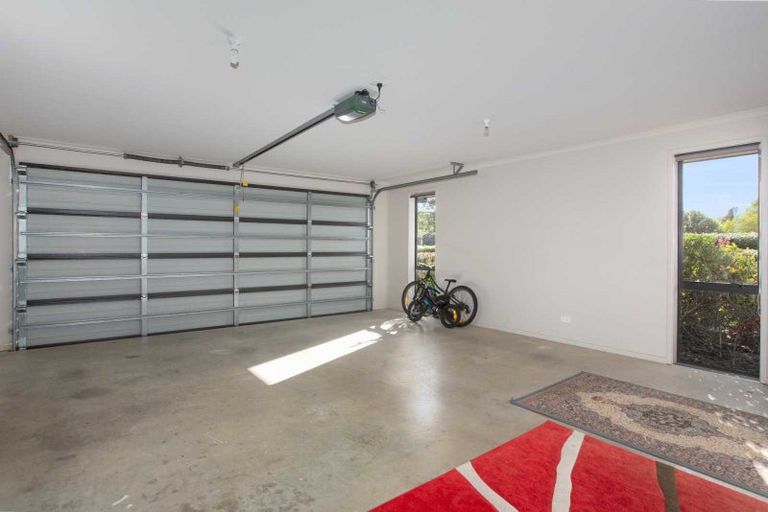 Photo of property in 9 Angus Way, Nikau Valley, Paraparaumu, 5032