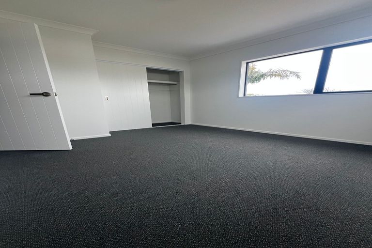 Photo of property in 2 Adel Place, Weymouth, Auckland, 2103