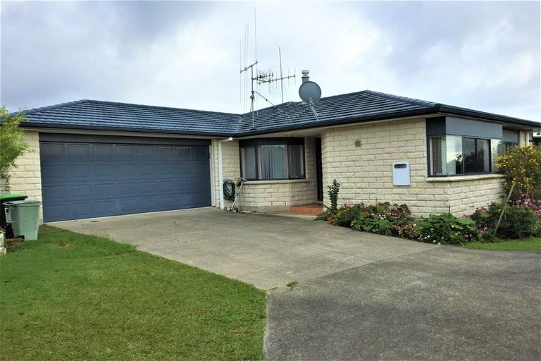 Photo of property in 17 Highcroft Place, Welcome Bay, Tauranga, 3112