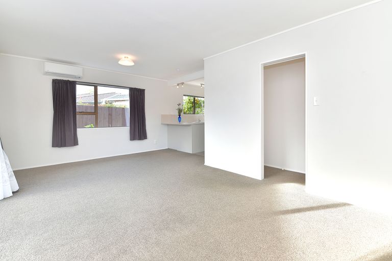 Photo of property in 1b Milton Road, Orewa, 0931