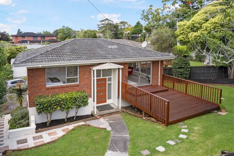 Photo of property in 1/64 Parker Avenue, Titirangi, Auckland, 0604