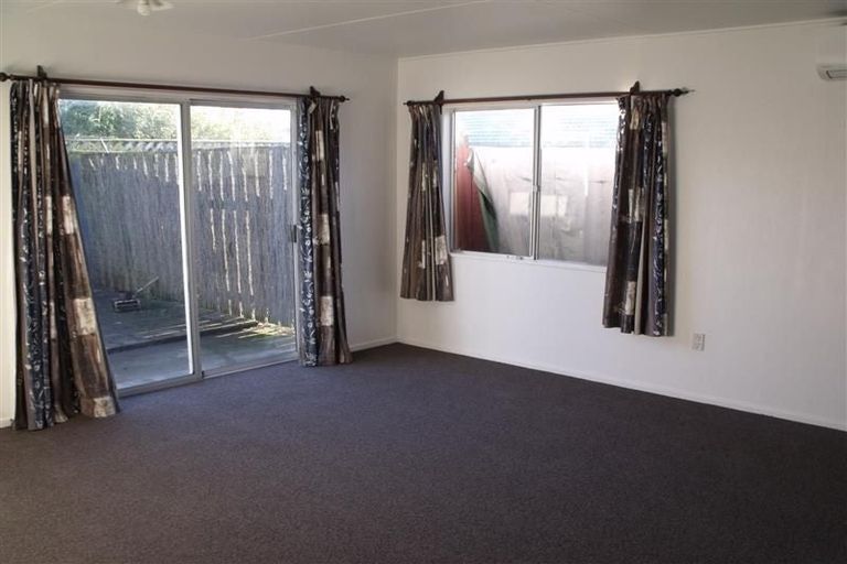 Photo of property in 2/404 Ikanui Road, Frimley, Hastings, 4120