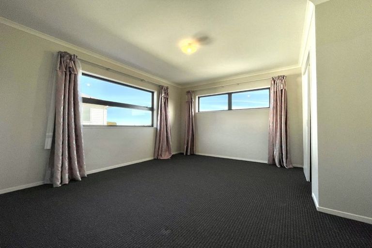 Photo of property in 36 Cresswell Place, Johnsonville, Wellington, 6037
