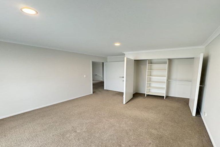 Photo of property in 26 Ian Morrison Road, Hobsonville, Auckland, 0616