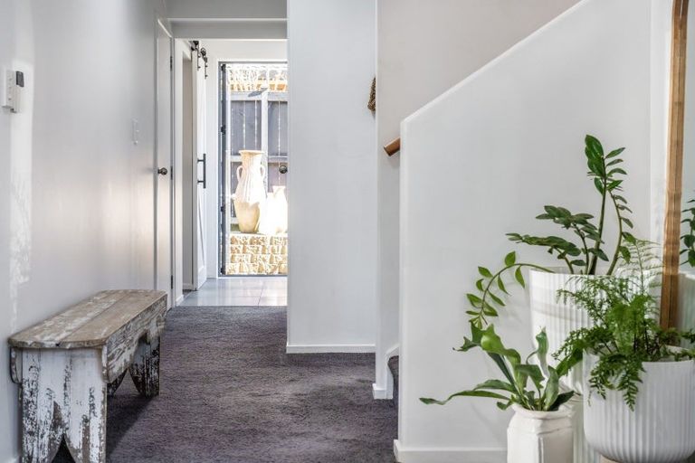 Photo of property in 16a Valley Road, Browns Bay, Auckland, 0630