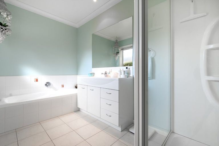 Photo of property in 16 Aurora Avenue, Welcome Bay, Tauranga, 3112