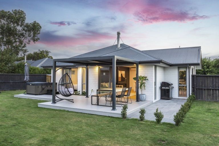 Photo of property in 9 Florin Place, Prebbleton, 7604