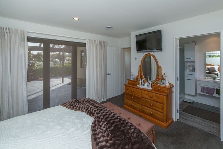 Photo of property in 21 Birchs Road, Prebbleton, 7604