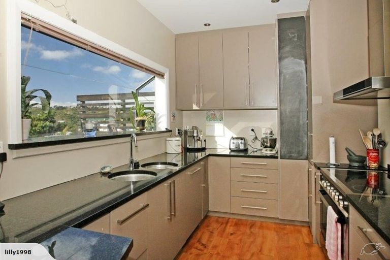 Photo of property in 11 Southern Cross Crescent, Island Bay, Wellington, 6023