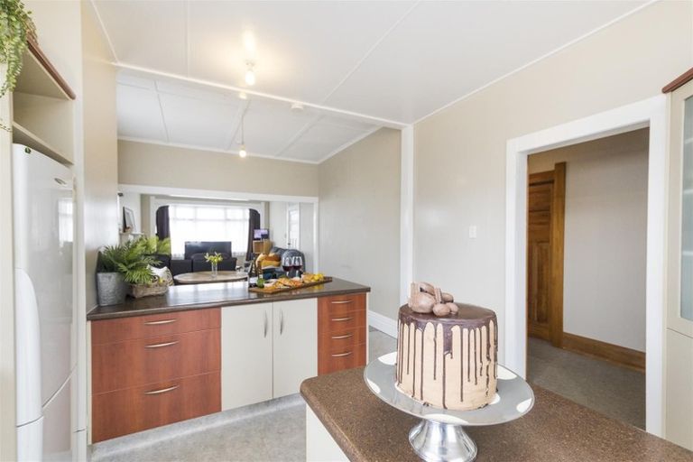 Photo of property in 28 Hair Street, Marton, 4710