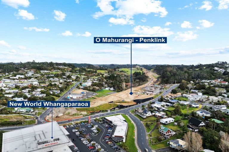 Photo of property in 1364 Whangaparaoa Road, Army Bay, Whangaparaoa, 0930