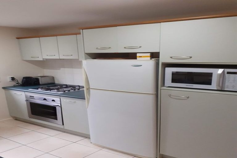 Photo of property in 2/85 Garden Road, Northland, Wellington, 6012